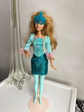 Barbie and The Three Musketeers Aramina Doll no shoes